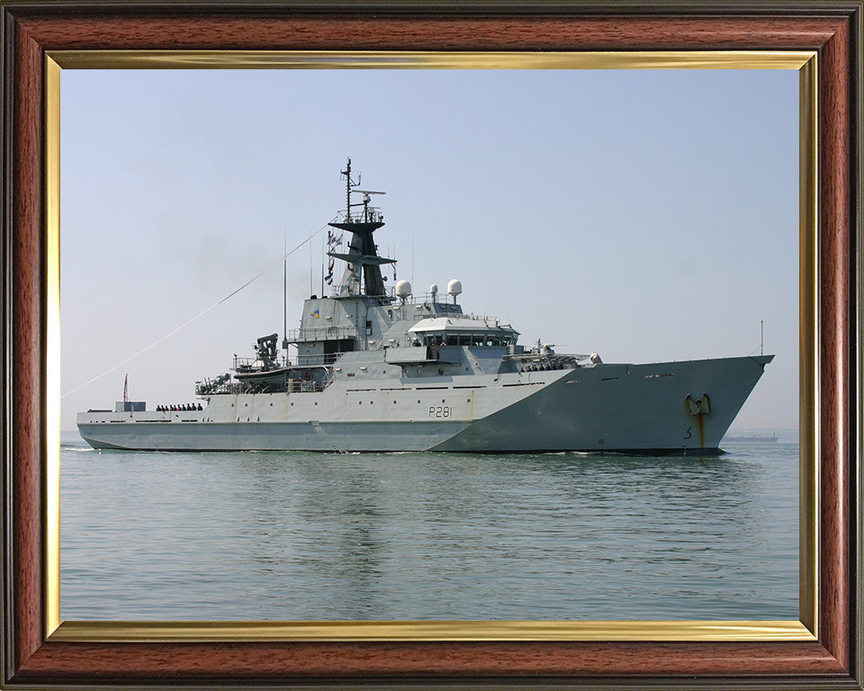 HMS Tyne P281 Royal Navy River class patrol vessel Photo Print or Framed Print - Hampshire Prints