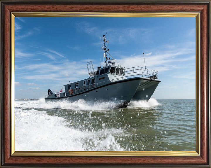 HMS Magpie H130 | Photo Print | Framed Print | Coastal Survey Vessel | Royal Navy - Hampshire Prints