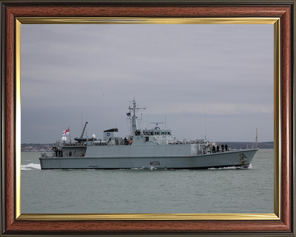 HMS Grimsby M108 Royal Navy Sandown class minehunter Photo Print or Framed Print - Hampshire Prints