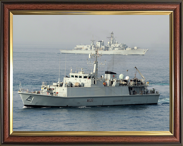 HMS Grimsby M108 | Photo Print | Framed Print | Sandown Class | Minehunter | Royal Navy