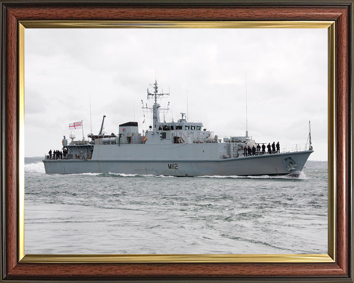 HMS Shoreham M112 Royal Navy Sandown class minehunter Photo Print or Framed Print - Hampshire Prints