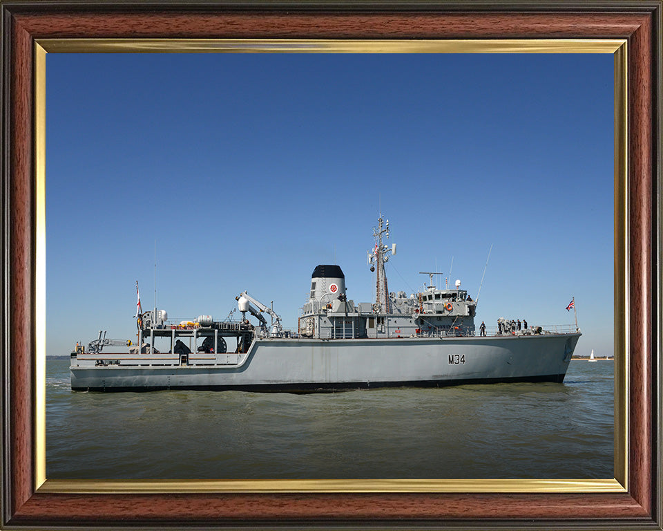 HMS Middleton M34 Royal Navy Hunt class mine countermeasures vessel Photo Print or Framed Print - Hampshire Prints