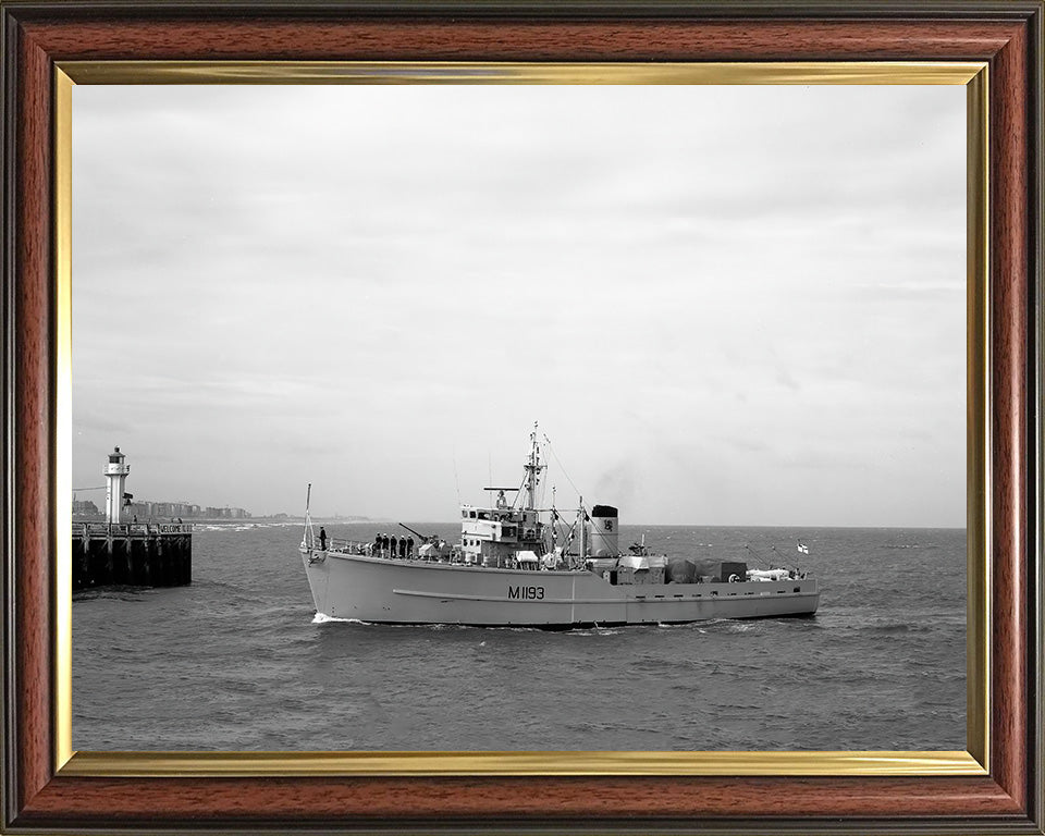 HMS Wolverton M1193 Royal Navy Ton Class Minesweeper Photo Print or Framed Print - Hampshire Prints