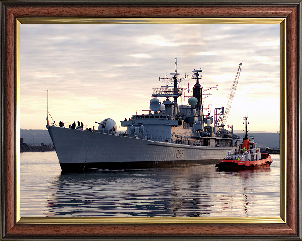 HMS Gloucester D96 Royal Navy Type 42 destroyer Photo Print or Framed Print - Hampshire Prints