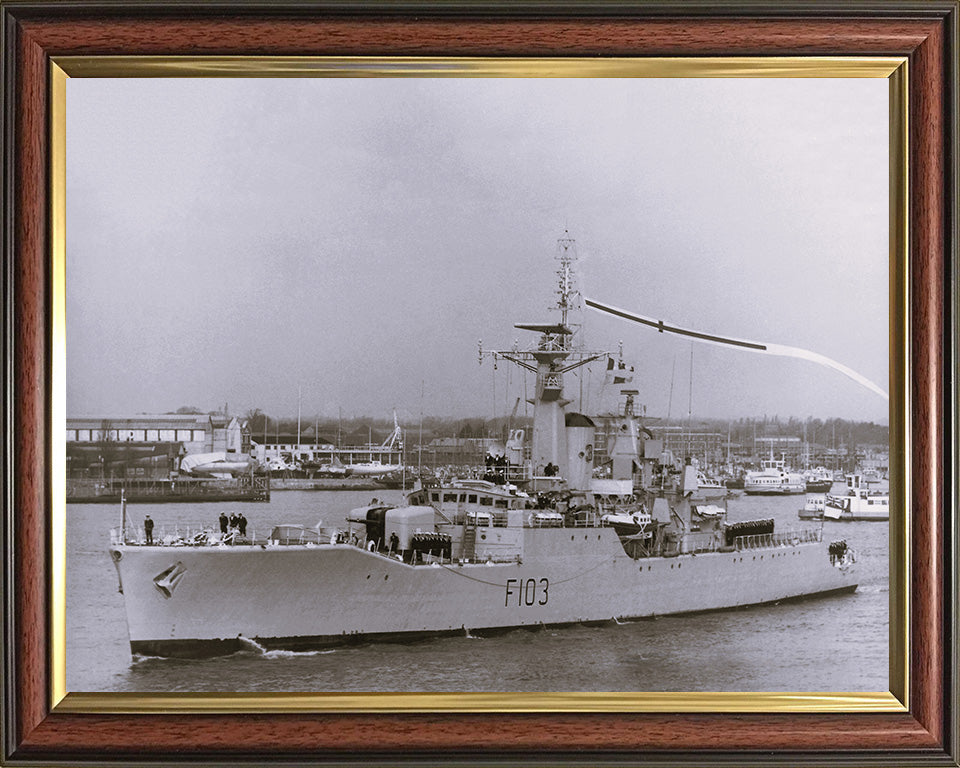 HMS Lowestoft F103 Royal Navy Rothesay class frigate Photo Print or Framed Print - Hampshire Prints