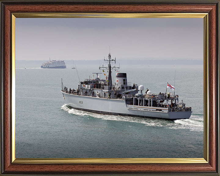 HMS Middleton M34 Royal Navy Hunt class mine countermeasures vessel Photo Print or Framed Print - Hampshire Prints