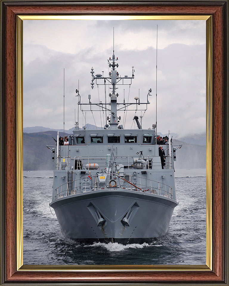 HMS Ramsey M110 Royal Navy Sandown class minehunter Photo Print or Framed Print - Hampshire Prints