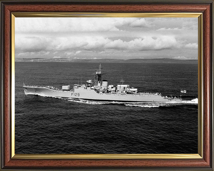 HMS Rhyl F129 | Photo Print | Framed Print | Poster | Rothesay Class | Frigate | Royal Navy - Hampshire Prints