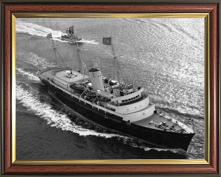 HMY Britannia Royal Yacht Photo Print or Framed Print - Hampshire Prints