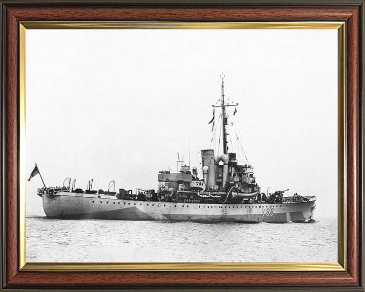 HMS Totland Y88 Royal Navy Banff class sloop Photo Print or Framed Print - Hampshire Prints