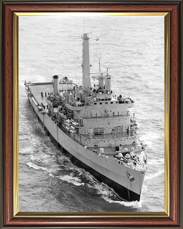 HMS Intrepid L11 | Photo Print | Framed Print | Fearless Class | Amphibious Ship | Royal Navy - Hampshire Prints