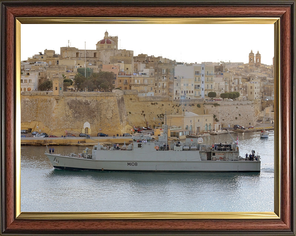 HMS Grimsby M108 | Photo Print | Framed Print | Sandown Class | Minehunter | Royal Navy - Hampshire Prints