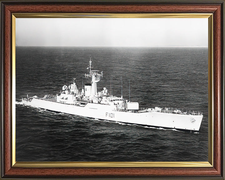 HMS Yarmouth F101 Royal Navy Rothesay class frigate Photo Print or Framed Print - Hampshire Prints