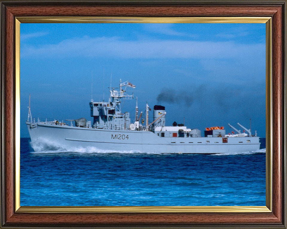 HMS Stubbington M1204 Royal Navy Ton class minesweeper Photo Print or Framed Print - Hampshire Prints