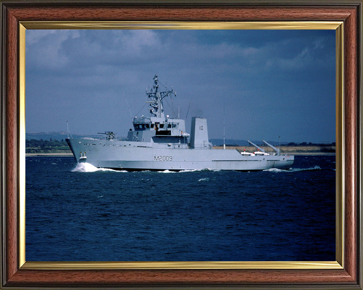 HMS Itchen M2009 Royal Navy River class minesweeper Photo Print or Framed Print - Hampshire Prints