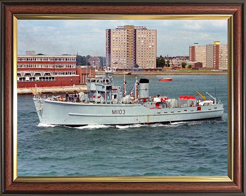 HMS Alfriston M1103 | Photo Print | Framed Print | Ton Class | Minesweeper | Royal Navy