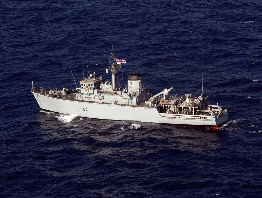 HMS Quorn M41 Royal Navy Hunt class mine countermeasures vessel Photo Print or Framed Print - Hampshire Prints