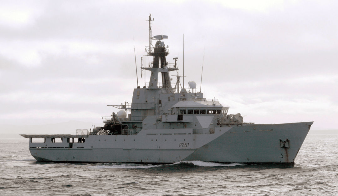 HMS Clyde P257 Royal Navy River class offshore patrol vessel Photo Print or Framed Print - Hampshire Prints