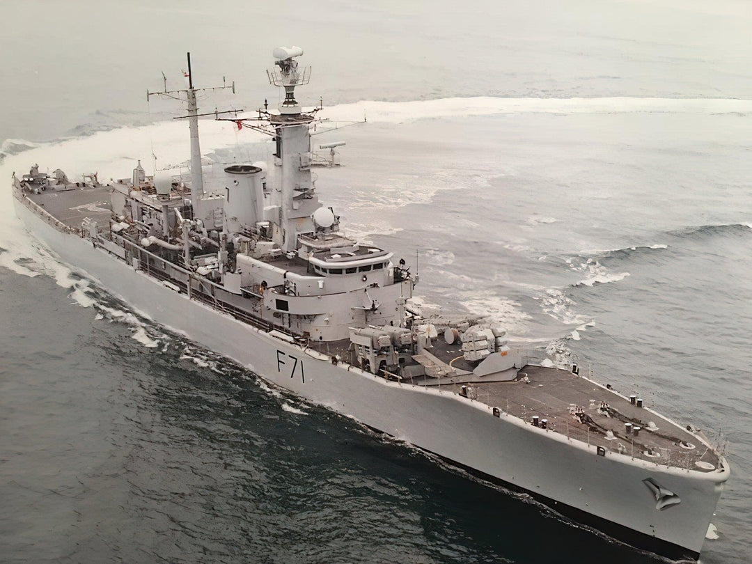 HMS Scylla F71 Royal Navy Leander class frigate Photo Print or Framed Print - Hampshire Prints