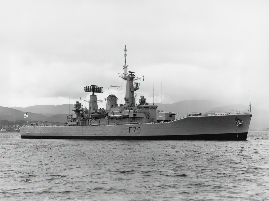 HMS Apollo F70 Royal Navy Leander class Frigate Photo Print or Framed Print - Hampshire Prints