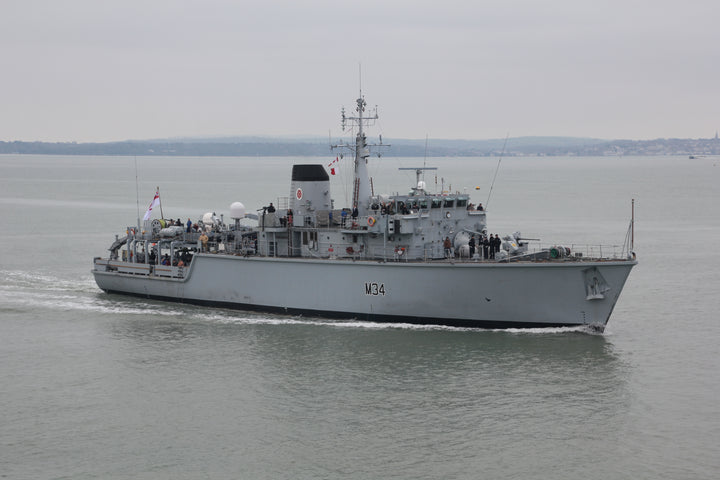 HMS Middleton M34 Royal Navy Hunt class mine countermeasures vessel Photo Print or Framed Photo Print - Hampshire Prints