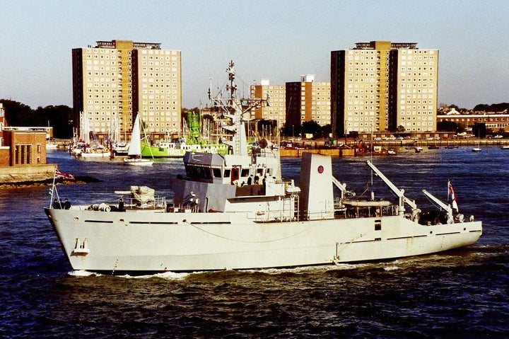 HMS Blackwater M2008 Royal Navy River class minesweeper Photo Print or Framed Print - Hampshire Prints