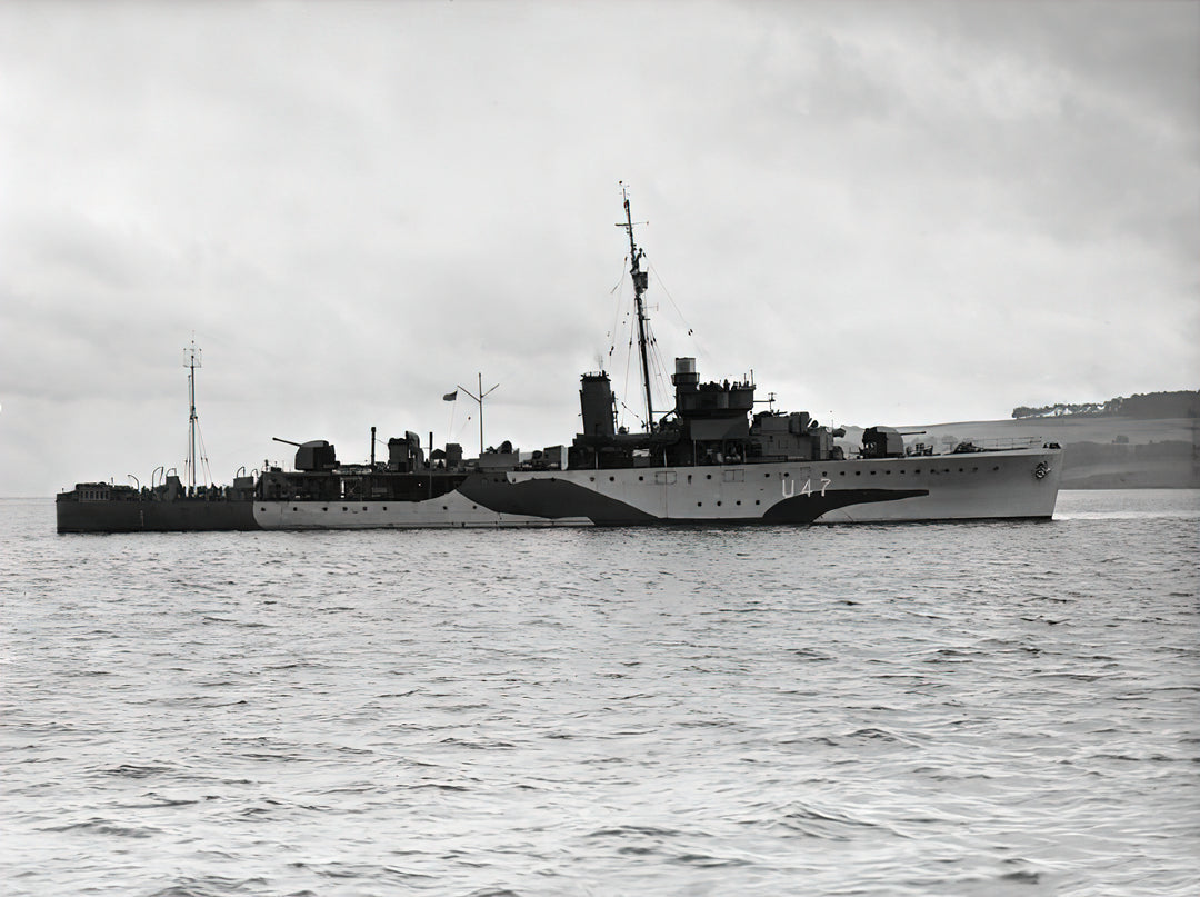 HMS Fleetwood U47 Royal Navy Grimsby class sloop Photo Print or Framed Print - Hampshire Prints