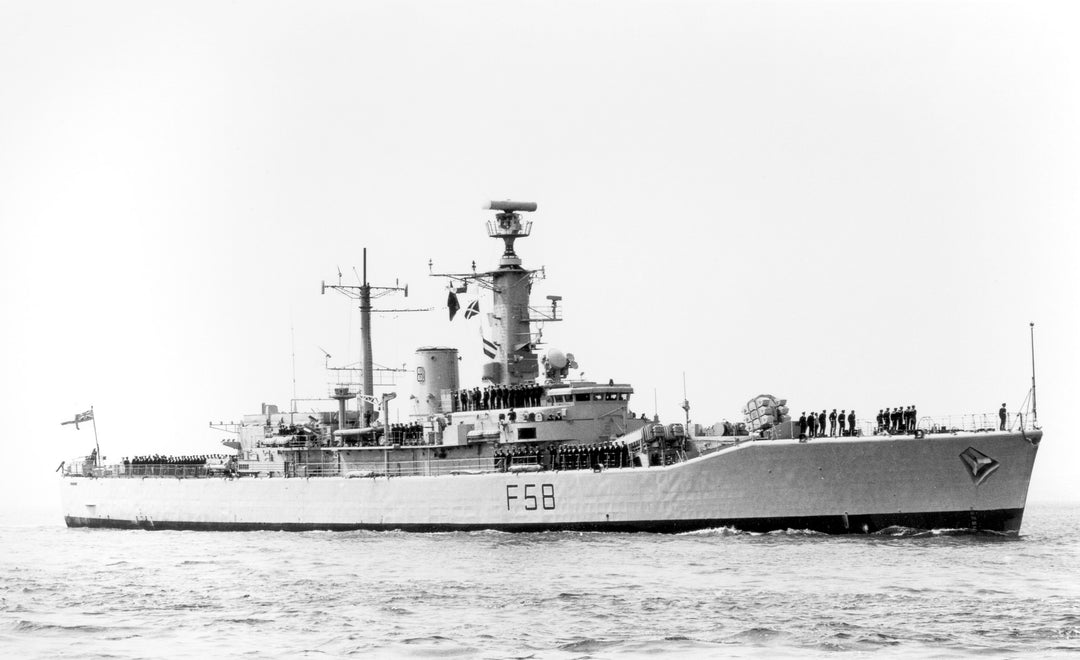 HMS Hermione F58 Royal Navy Leander Class Frigate Photo Print or Framed Print - Hampshire Prints