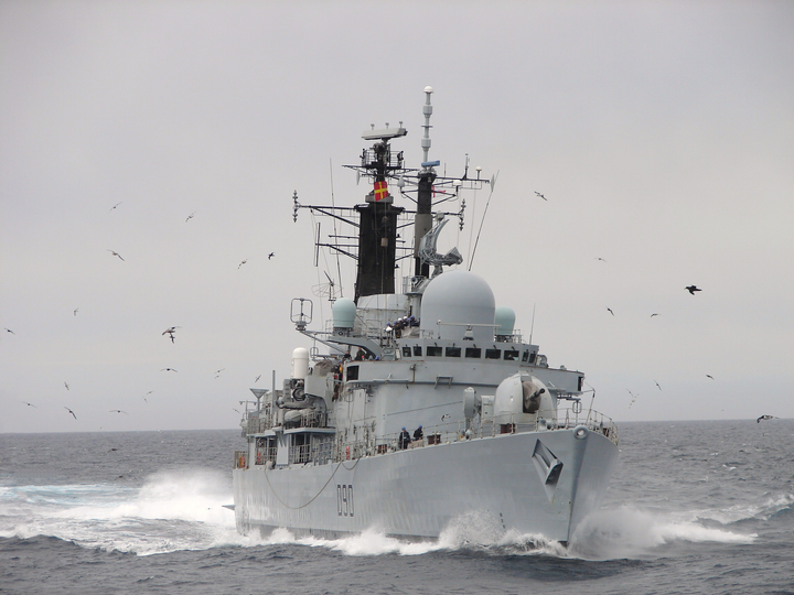 HMS Southampton D90 Royal Navy Type 42 destroyer Photo Print or Framed Print - Hampshire Prints