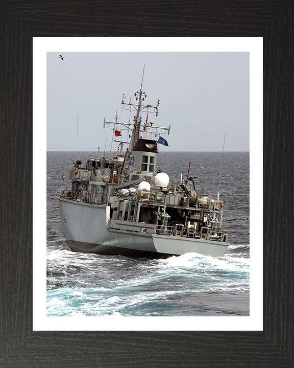 HMS Brocklesby M33 Royal Navy Hunt class Mine Counter Measures Vessel Photo Print or Framed Print - Hampshire Prints