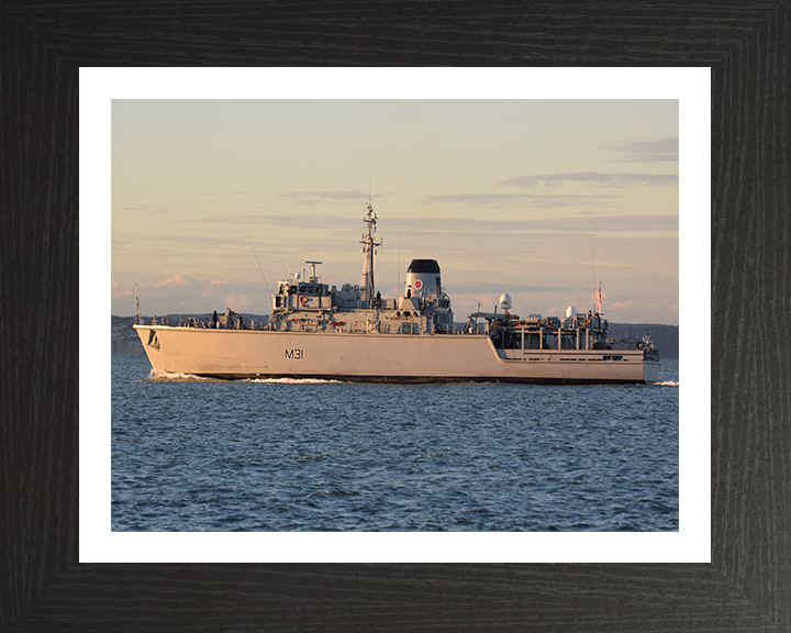 HMS Cattistock M31 Royal Navy Hunt class mine hunter Photo Print or Framed Print - Hampshire Prints