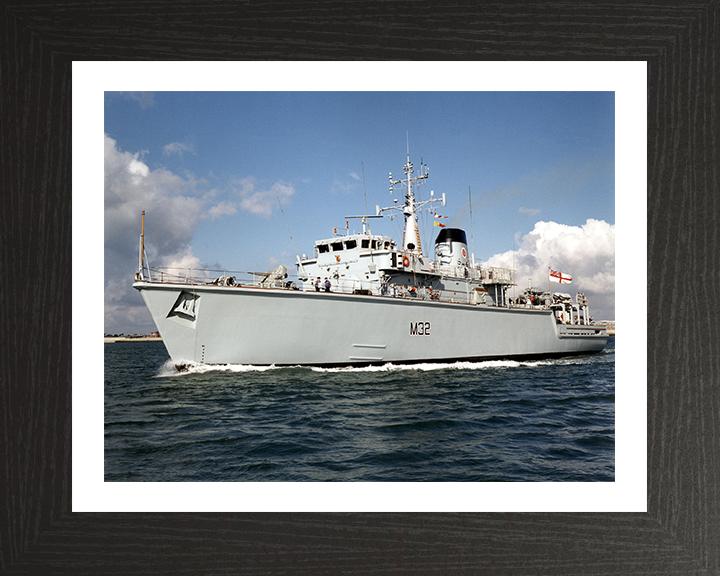 HMS Cottesmore M32 Royal Navy Hunt class mine countermeasures vessel Photo Print or Framed Print - Hampshire Prints