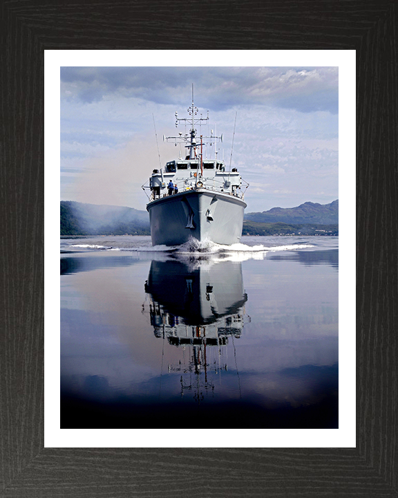 HMS Brocklesby M33 Royal Navy Hunt class Mine Counter Measures Vessel Photo Print or Framed Print - Hampshire Prints