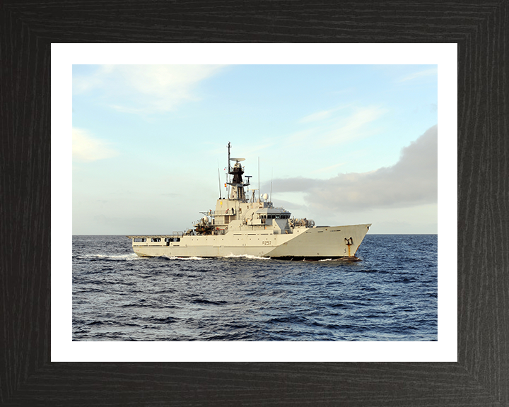 HMS Clyde P257 Royal Navy River class offshore patrol vessel Photo Print or Framed Print - Hampshire Prints