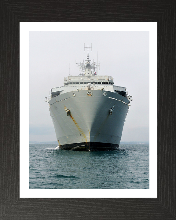 HMS Bulwark L15 Royal Navy Albion class amphibious ship Photo Print or Framed Print - Hampshire Prints