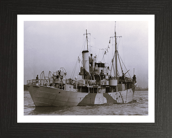 HMS Bream T306 Royal Navy Fish class anti submarine warfare trawler Photo Print or Framed Print - Hampshire Prints