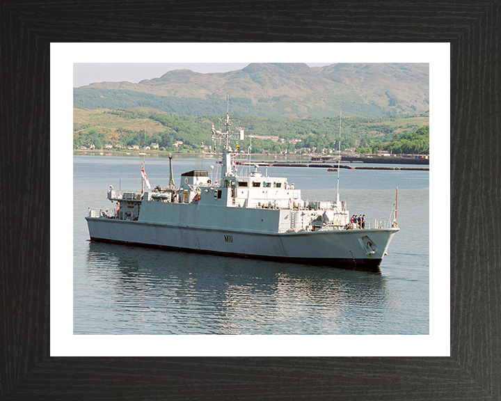 HMS Blyth M111 Royal Navy Sandown class minehunter Photo Print or Framed Print - Hampshire Prints