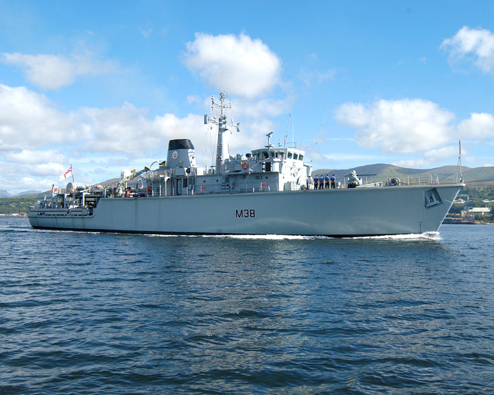 HMS Atherstone M38 Royal Navy Hunt class mine countermeasures vessel Photo Print or Framed Print - Hampshire Prints