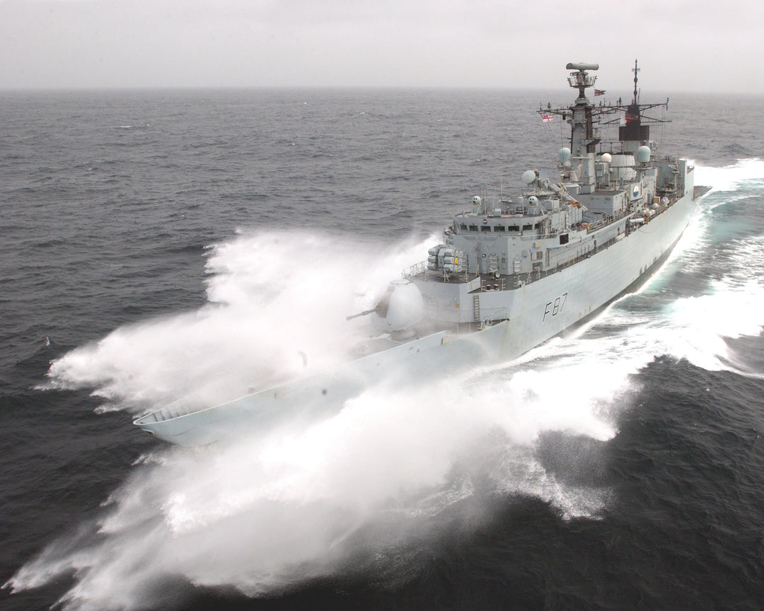 HMS Chatham F87 Royal Navy Type 22 Frigate Photo Print or Framed Print - Hampshire Prints