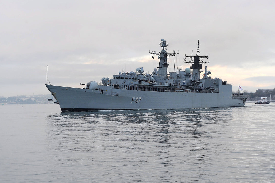 HMS Chatham F87 Royal Navy Type 22 Frigate Photo Print or Framed Print - Hampshire Prints