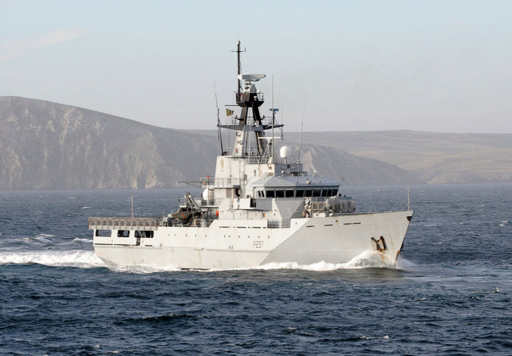 HMS Clyde P257 Royal Navy River class offshore patrol vessel Photo Print or Framed Print - Hampshire Prints