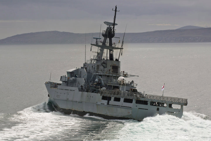 HMS Clyde P257 Royal Navy River class offshore patrol vessel Photo Print or Framed Print - Hampshire Prints