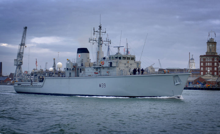 HMS Hurworth M39 Royal Navy Hunt class mine countermeasures vessel Photo Print or Framed Print - Hampshire Prints