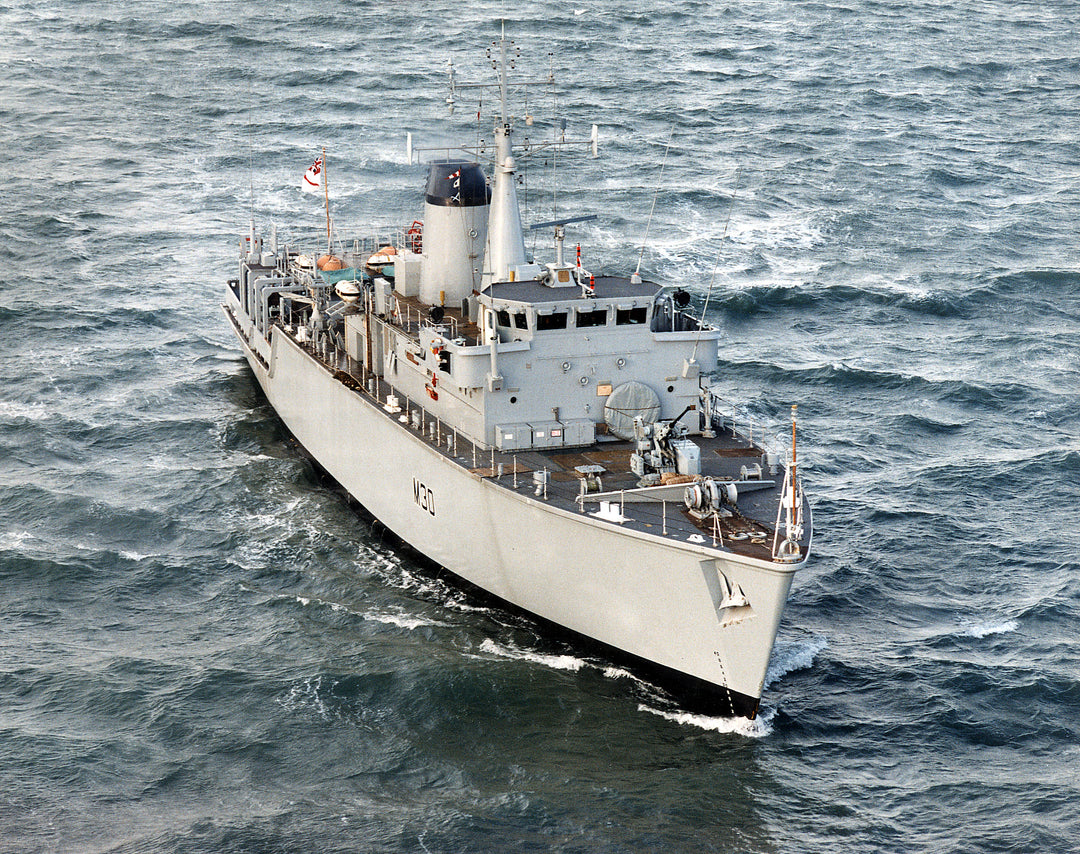 HMS Ledbury M30 Royal Navy Hunt class minehunter Photo Print or Framed Print - Hampshire Prints