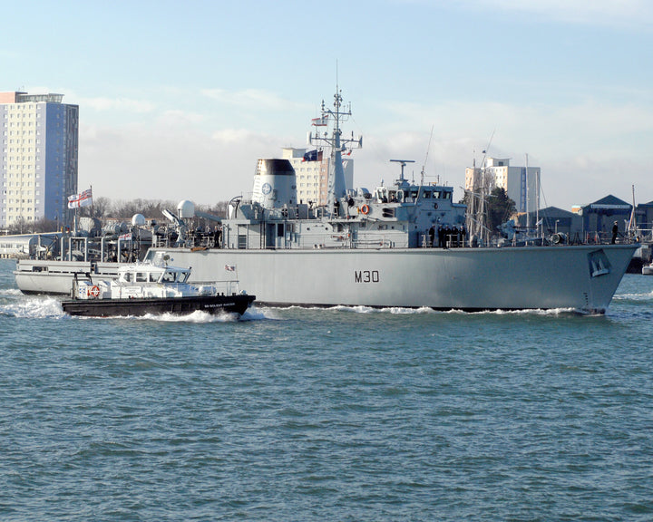 HMS Ledbury M30 Royal Navy Hunt class minehunter Photo Print or Framed Print - Hampshire Prints