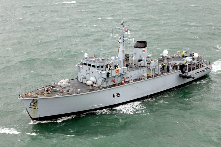 HMS Hurworth M39 Royal Navy Hunt class mine countermeasures vessel Photo Print or Framed Print - Hampshire Prints