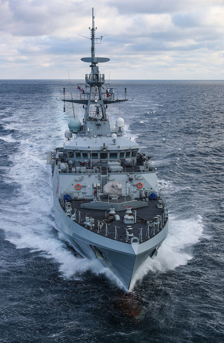 HMS Tamar P233 Royal Navy River class offshore patrol vessel Photo Print or Framed Print - Hampshire Prints