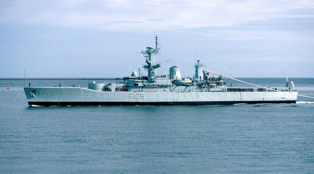 HMS Leander F109 Royal Navy Leander Class Frigate Photo Print or Framed Print - Hampshire Prints