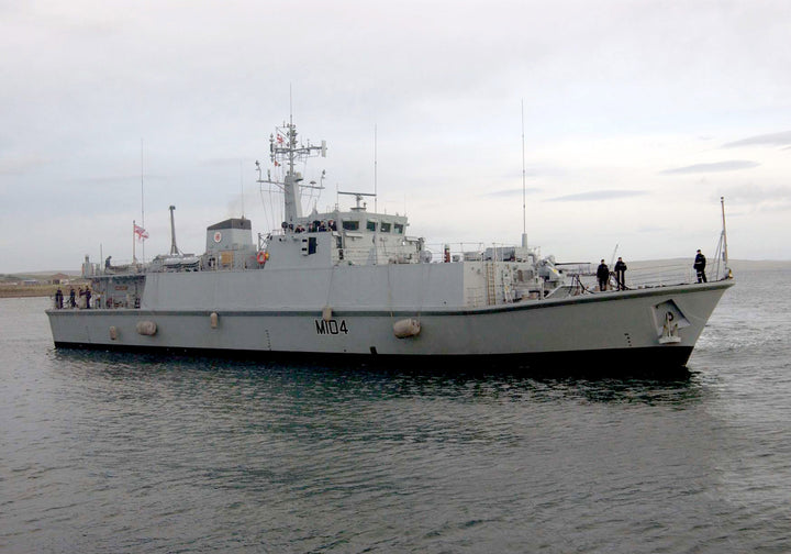 HMS Walney M104 Royal Navy Sandown class minehunter Photo Print or Framed Print - Hampshire Prints