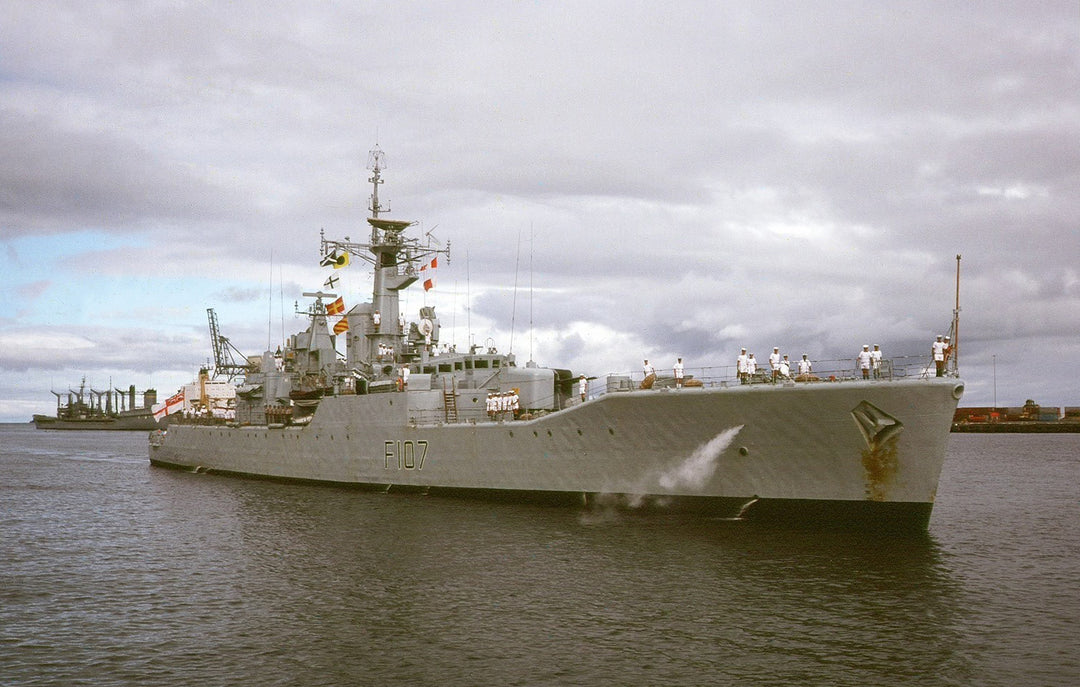 HMS Rothesay F107 Royal Navy Rothesay Class Frigate Photo Print or Framed Print - Hampshire Prints